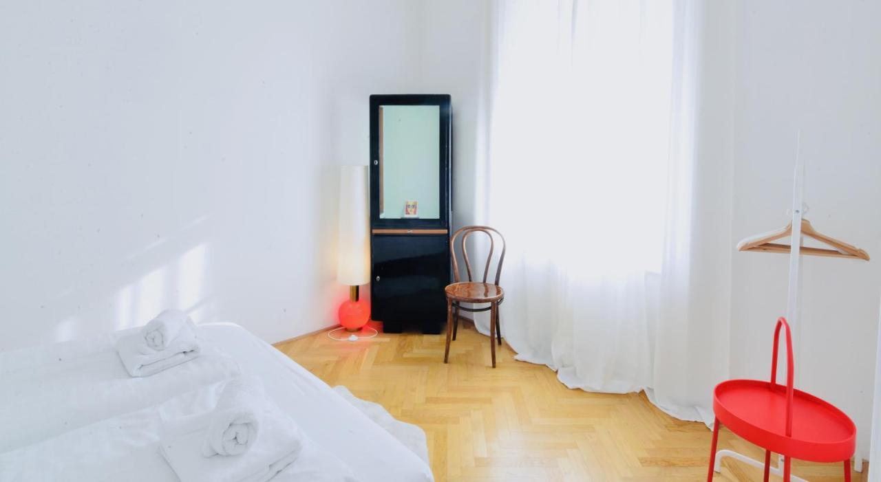 Vintage-Apartment Close To Karlsplatz Il Vienna Esterno foto