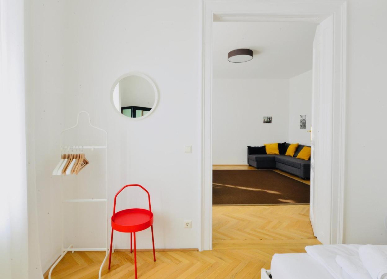 Vintage-Apartment Close To Karlsplatz Il Vienna Esterno foto